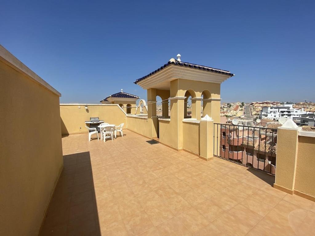 Top Floor Spacious Apartment With Roof Terrace 알리칸테 외부 사진