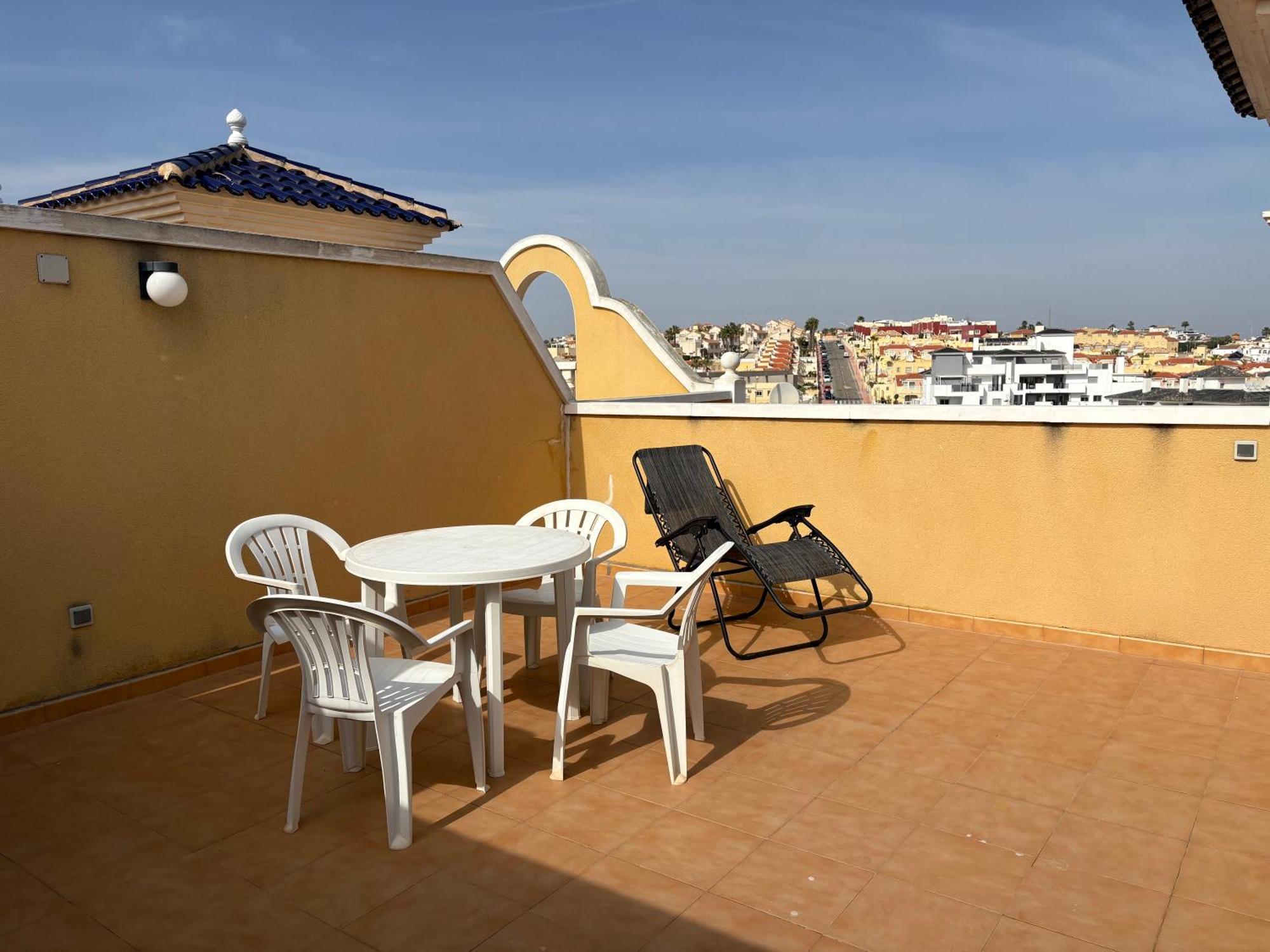 Top Floor Spacious Apartment With Roof Terrace 알리칸테 외부 사진